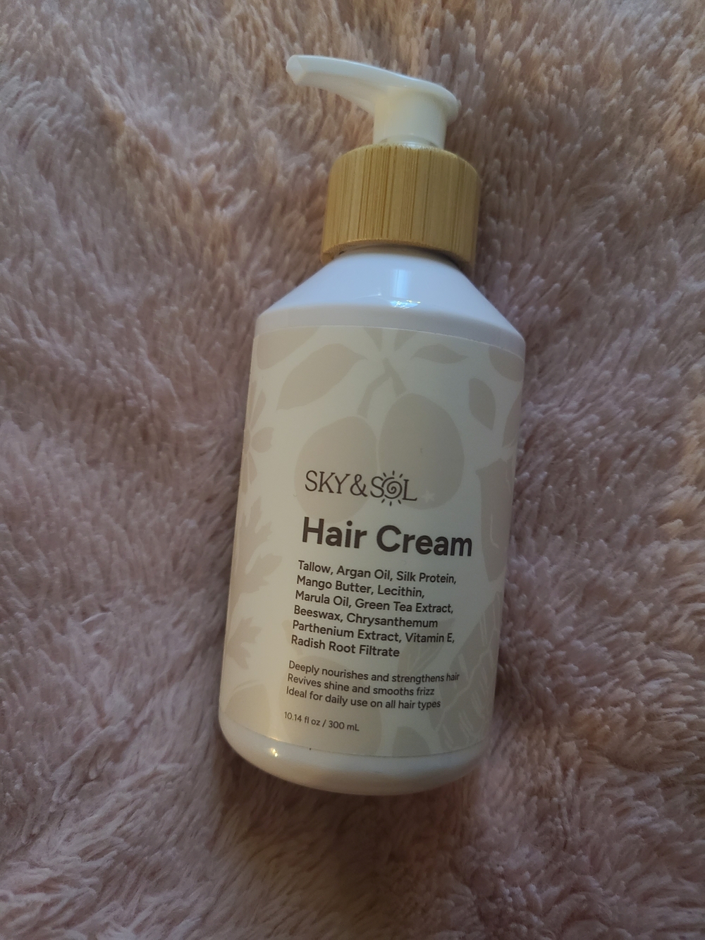 Sky and Sol Hair Cream Leave-In Conditioner
Deep Nourishing Treatment for Dry D
